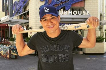 Je suis prêt pour la journée d'ouverture!
@MLB @Dodgers

#LA #CapsOn ...