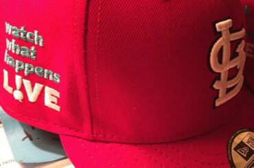 Encore plus heureux pour la saison de baseball maintenant que @MLB m'a connecté avec / @Cardi personnalisé ...