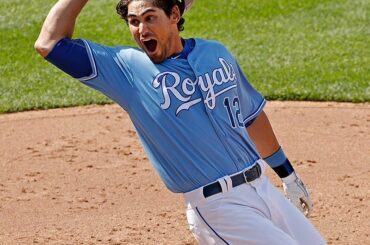 @kcroyals complète sa plus grande victoire de retour à la 9e manche de l'histoire du club. #Marcher au large...