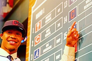 En voyant votre nom sur le grand tableau…

Les rêves deviennent réalité. #MLBDraft ...