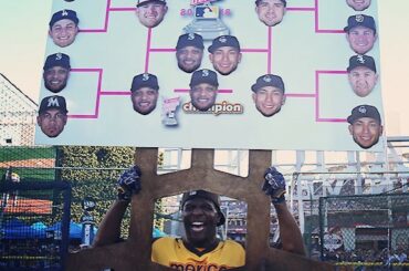Terry Crews prend @robinsoncano - et le support.
@tmobile #HRderby ...
