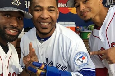 iPad en pirogue?

JBJ, Edwin et @mookiebetts lancent le. #ASG @mlb_player ...