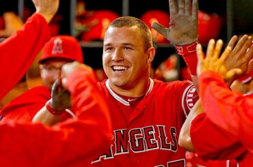 All-Star 5 fois.
Silver Slugger 4 fois.
2012 AL #ROY.
2014 AL #MVP.
Joyeux anniversaire...