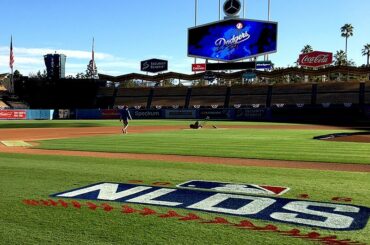 Bonjour, Los Angeles.

Le #NLDS est en ville et commence en seulement 4 heures sur @M ...