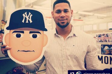 Visité le siège social des médias sociaux @mlb et a été accueilli par mes emoji.
#IamGary
(V ...