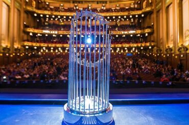108 années de création… le film #WorldSeries est présenté ce soir à Chicago ....