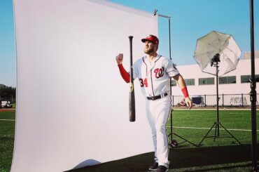 Bryce travaille sur ce jeu #BatFlip. #Entraînement de printemps...