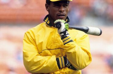 Rickey a toujours été stylin ’. #TBT (via @playball) ...