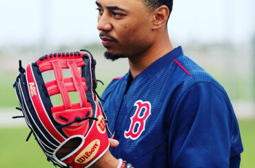 Le premier jeu de printemps @RedSox appelle au nouveau cuir @wilsonballglove! #GloveDay ...