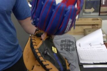 Ce trophée #WorldSeries vous offre du cuir magnifique de @wilsonballglove. # ...