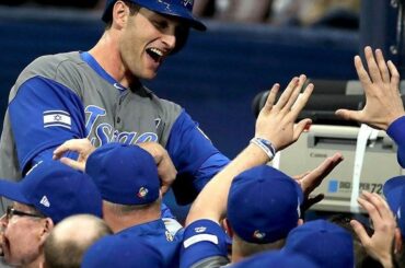 Quelle manière d'ouvrir # WBC2017!

Israël bat la Corée du Sud, 2-1, en 10 manches ....
