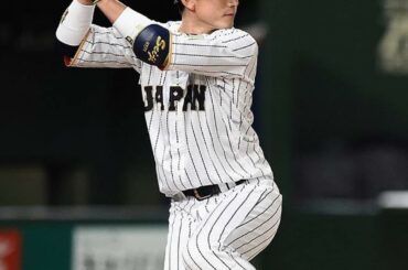Le single RBI de Seiji Kobayashi lie le jeu encore une fois! Regarder sur @MLBNetwork et M ...