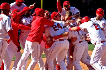 Down 6 dans le 9?
@Angels marque 7 et c’est le paradis #walkoff ....