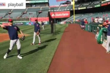 Ces enfants sont maintenant des fans de @briandozier pour la vie! #Jouer au ballon...