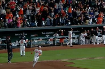 Tout ce dont vous avez besoin c'est Trey! @treymancini le lie à la 9ème place et écrase un #walkoff en ...