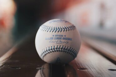 Demain, tout tourne autour de papa ... et du baseball À bientôt! #FathersDay @rawlingssg ...