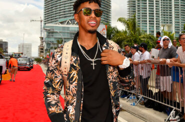Les nombreux looks du #ASGRedCarpet!
Regardez le #ASG ce soir à 20h00 HE sur @mlbon ...
