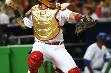 Yadi a remporté tant de trophées, il a décidé de le devenir. #ASG pres. par @Mas ...