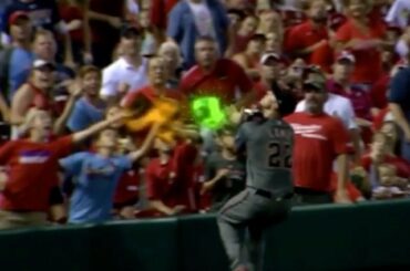 Tous ces gants atteignant le ballon, mais seulement @ jakelamb24 avec le #glovework ...