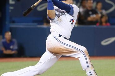 Là où il y a Smoak, il y a Morales. @BlueJays #walkoff sur les explosions dos à dos! ...