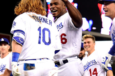 Le héros @Dodgers de ce soir: @ redturn2. #Marcher au large...