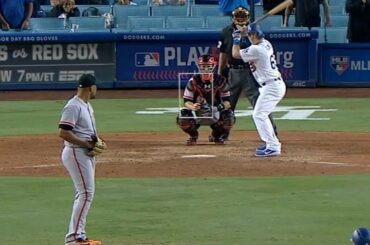 Le premier match de Kyle Farmer dans les ligues majeures?
Un #walkoff frappé pour donner aux @Dodgers une ...