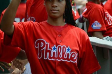 Mo'ne Davis est prêt pour #PlayBall au Great American Ball Park dans le @MLBRBI World ...