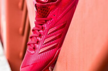 #teamadidas tue le jeu des taquets. Hit @adidasbaseball pour le Dipped Co ...