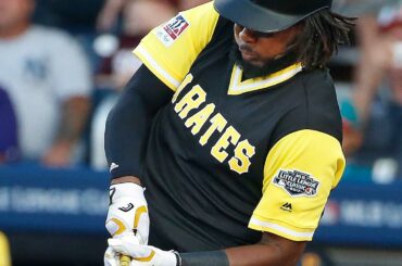 @ bell.josh19 lance comme s'il était sur un terrain de petite ligue.

@pittsburghpirates l ...