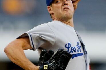 @pittsburghpirates 2B Josh Harrison frappe le début du défilé #walkoff jusqu'à la fin du @dodger ...