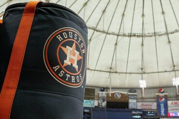 @astrosbaseball est arrivé à St. Pete pour sa série contre les @Rangers. #F...