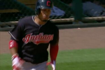 Frankie mange des fastballs pour le petit déjeuner. #Écrasé...