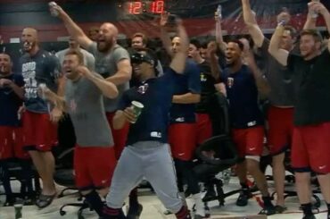 La peine d'attendre pour les jumeaux. #CLINCHED ...