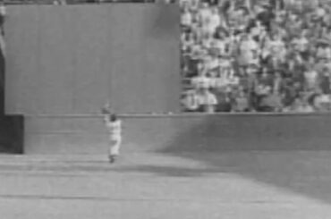 Il y a 63 ans, il a écrit «The Catch». Maintenant, MLB a renommé le #WorldSeries M ...