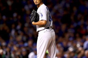 Qu'est-ce que Yu regarde? #NLCS ...