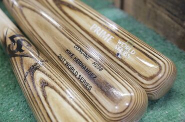 Livraison spéciale de Louisville à LA. #MLBPrime #WorldSeries ...