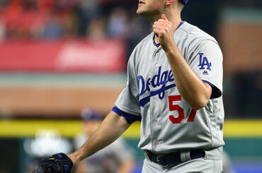 Les @Dodgers ont pris le contrôle tard dans le match 4 pour égaliser la #WorldSeries. Qui a la ...