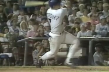 Où la route vers le #HOF a commencé.

Joyeux 46ème anniversaire, Pudge! ...