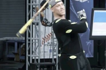 @ thejudge44 a travaillé sur sa chauve-souris pour # TheShow18 ....