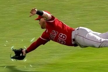 Donner tout son possible. @ kole_calhoun56 connaît un peu le #glovework. (Via: @g ...