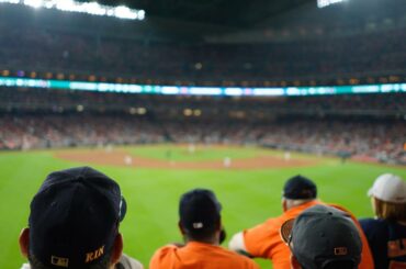 Voici votre chance d’être témoin de l’histoire à la #WorldSeries de 2018! Marquez votre ami ...