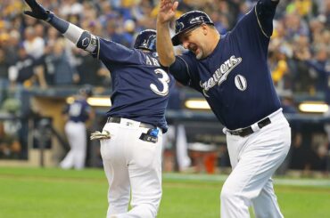 Dinger puis tamponnez. #NLCS ...