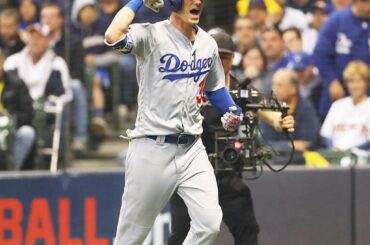 Flex sur eux alors, @cody_bellinger. #NLCS ...