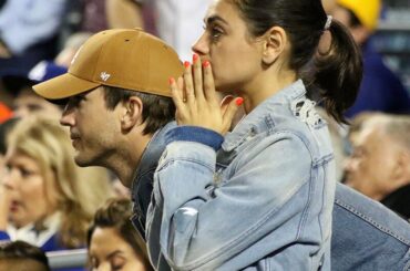 Mila Kunis et @aplusk connaissent l'intensité du baseball #postseason. #NLCS ...