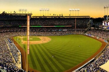 1 #WorldSeries.
2 stades historiques ....