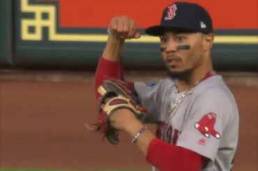 Ne pas. Courir. Sur. Mookie. #ALCS ...