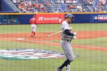 “Permettez-moi de me présenter… moi-même.” - Carlos Correa # MéxicoSeries ...