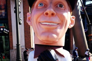 @Tigers célèbre #OpeningDay avec un Max Scherzer bobblehead ....