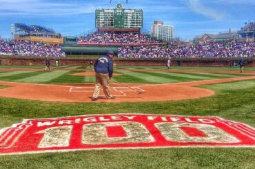 Embrasser son ambiance. # WrigleyField100 ...