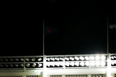 Pleine lune sur le Bronx. #yankees ...